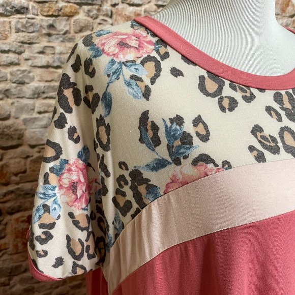 NWT Mauve Colorblock Top - Picture 4 of 6